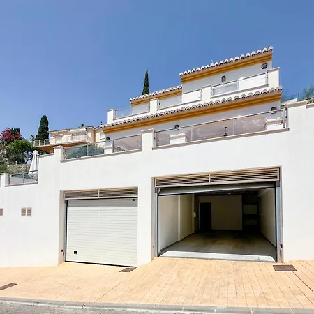 Exlusivo Benagalbon Apartment Malaga